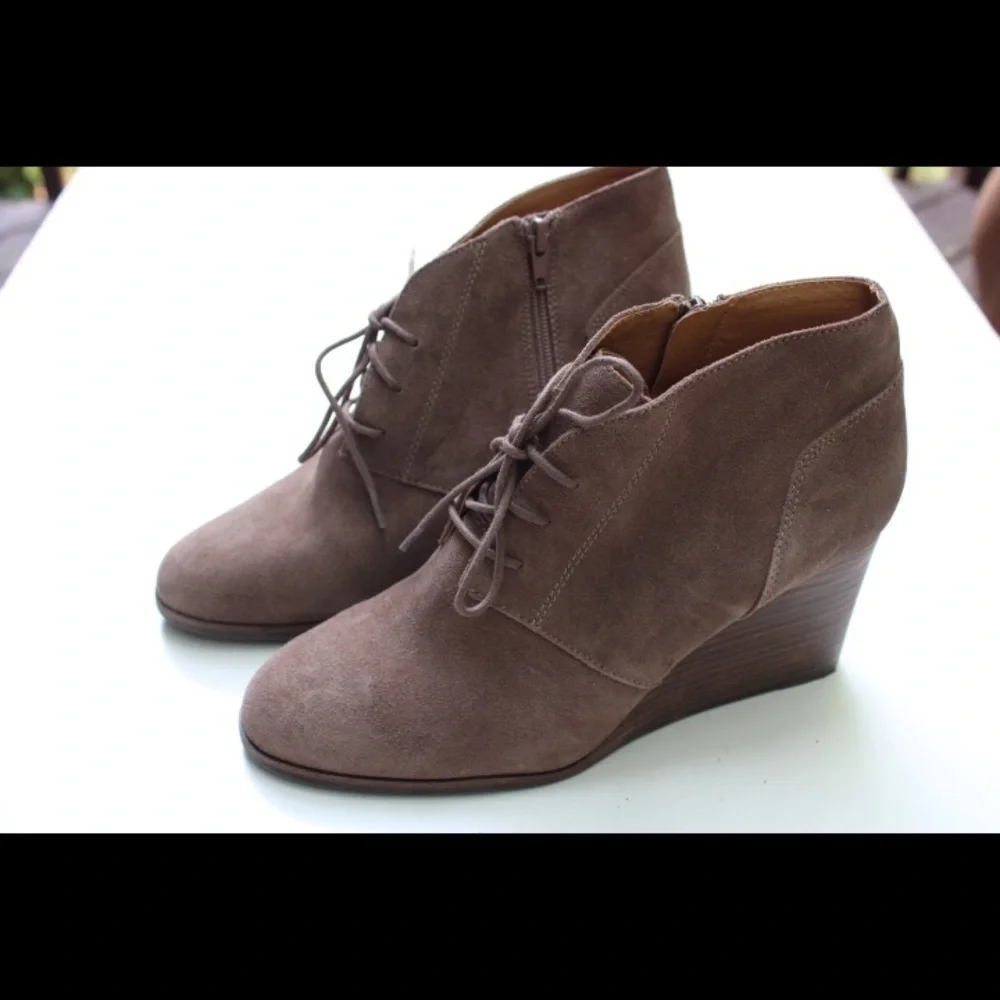 NWOT Lucky brand wedge booties